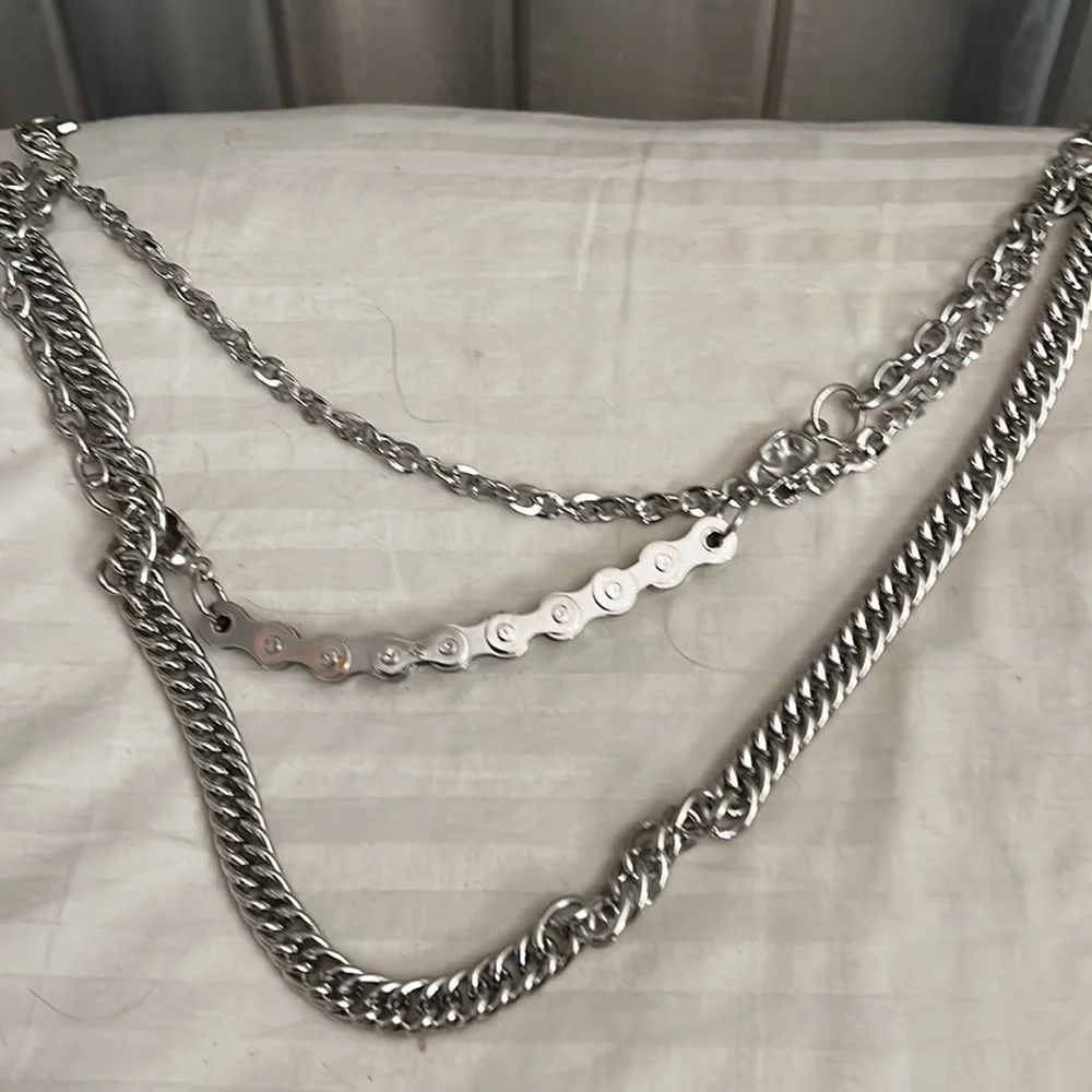 Elegant Silver Chain Money Clip